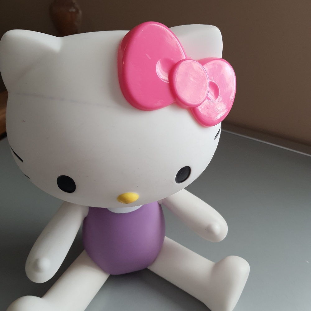 HELLO KITTY Posable Blip Toy